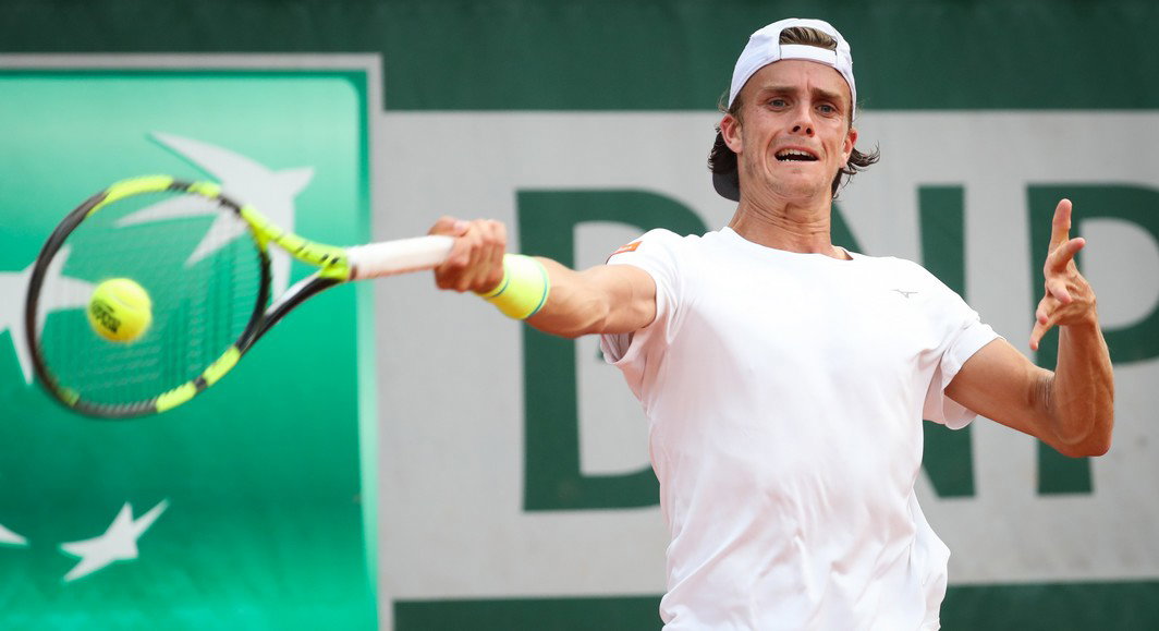 Belgian Arthur De Greef (ATP 127) pictured in action during a tennis game against French Richard Gasquet (ATP 25), in the first round of the men's tournament at the Roland Garros French Open tennis tournament, in Paris, France, Monday 29 May 2017. The main table Roland Garros Grand Slam takes place from 29 May to 11 June 2017. BELGA PHOTO VIRGINIE LEFOUR
