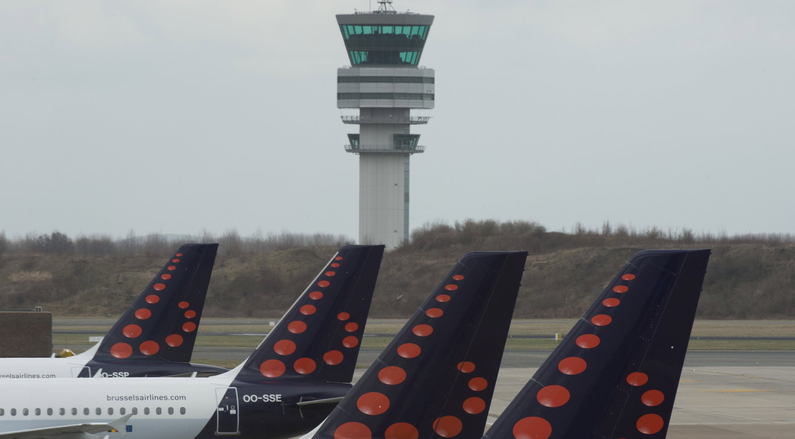 20150304 - ZAVENTEM, BELGIUM: Illustration picture shows Lufthansa and Brussels Airlines airplanes on Wednesday 04 March 2015 at Brussels Airport in Zaventem. BELGA PHOTO BENOIT DOPPAGNE