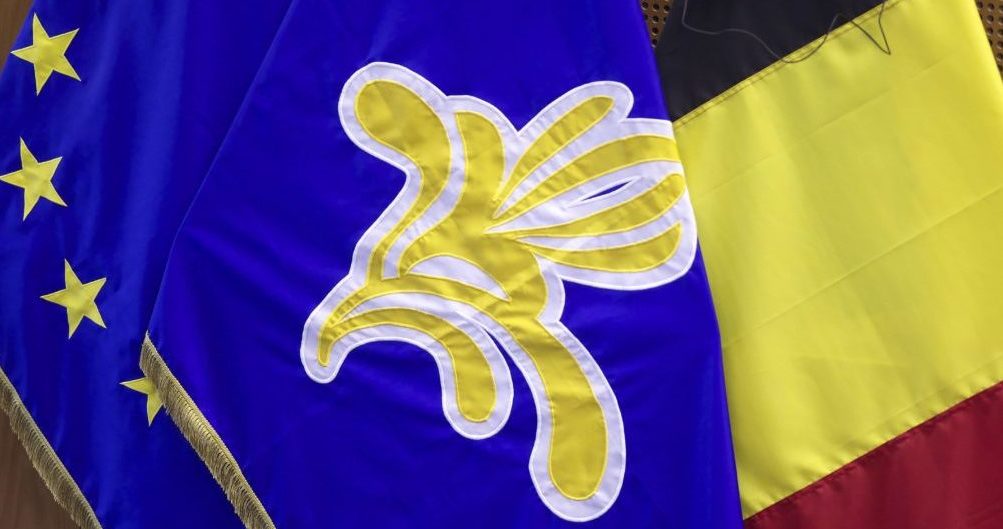 20140610 - BRUSSELS, BELGIUM: Illustration picture shows the Brussels and Belgian flags taken during the oath ceremony at the first session of Brussels parliament after last regional elections last month, in Brussels, Tuesday 10 June 2014. The new elected take the oath to become members of the Brussels parliament for the 2014-2019 legislature. BELGA PHOTO NICOLAS MAETERLINCK