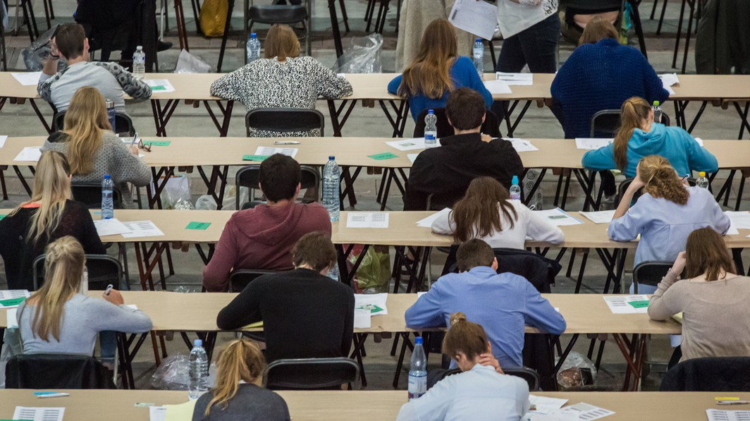 Lots of students attend at an entrance examination for students to get access to medicine and dentistry faculties in Flemeish universities, Tuesday 05 July 2016. BELGA PHOTO AURORE BELOT