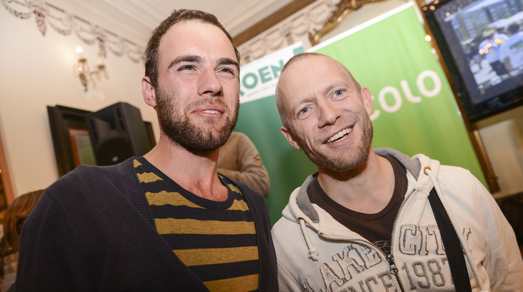 20121014 - BRUSSELS, BELGIUM: Bart Dhondt and Bruno De Lille pictured in a bar, in the evening, on the day of the Belgian municipal and provincial elections, in Saint-Josse-ten-Noode / Sint-Joost-ten-Node, Sunday 14 October 2012. BELGA PHOTO LAURIE DIEFFEMBACQ