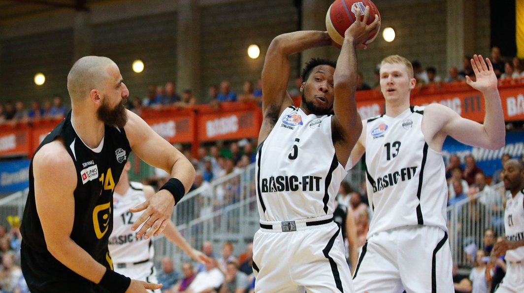 Oostende's Rasko Katic and Brussels' Chris Dowe fight for the ball during the basketball game between BC Oostende and Brussels, the third match (out of five) of the finals of the play-offs of the EuroMillions League basket competition, on Wednesday 14 June 2017 in Oostende. Oostende won the first and second game. BELGA PHOTO KURT DESPLENTER