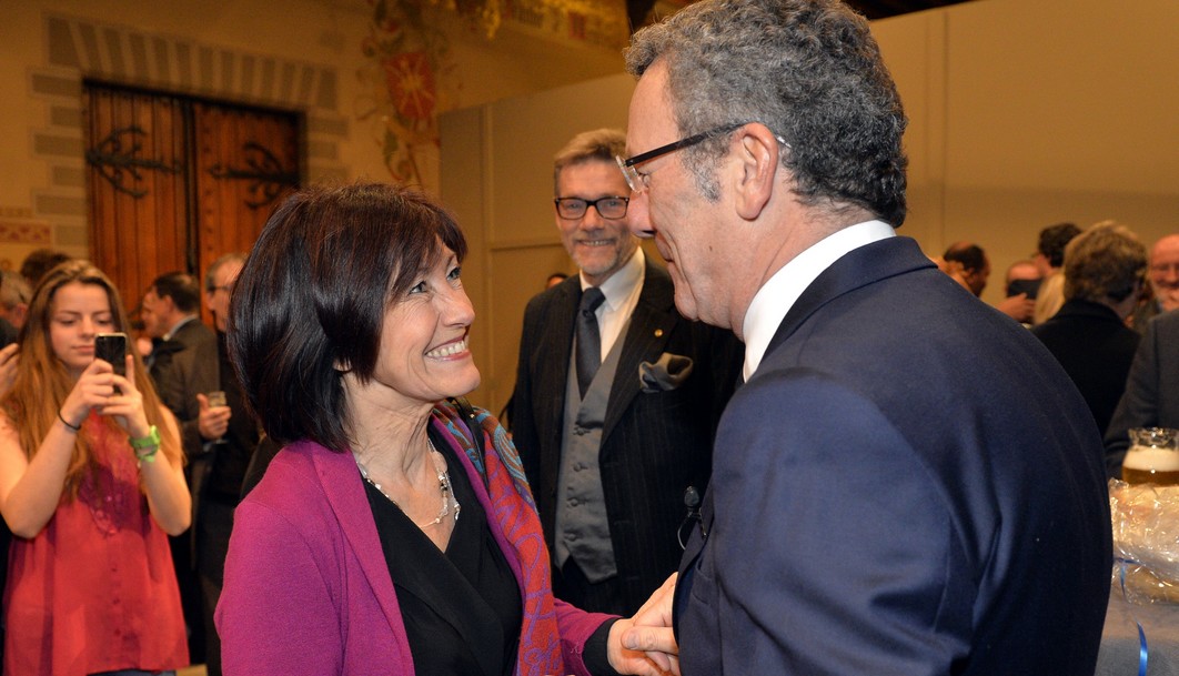 20131213 - BRUSSELS, BELGIUM: Vice-Prime Minister and Minister of Social Affairs and Public Health Laurette Onkelinx and Brussels City mayor Yvan Mayeur embrace at the oath taking ceremony for the new mayor of Brussels City, at the city hall, Friday 13 December 2013. Yvan Mayeur is the new Brussels City mayor, his predecessor Freddy Thielemans had been mayor of Brussels since 2001. BELGA PHOTO ERIC LALMAND