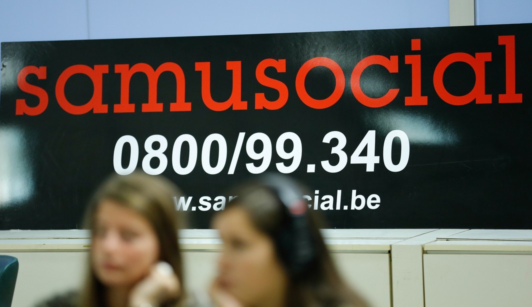 20131121 - BRUSSELS, BELGIUM: Illustration picture shows a banner of Samusocial at a press conference to present the new convention between communautary commission (Commission Communautaire Commune - Gemeenschappelijke Gemeenschapscommissie), Brussels public center for social aid (CPAS - OCMW) and SamuSocial, for the upcoming winter plan in the Brussels region, Thursday 21 November 2013. BELGA PHOTO BRUNO FAHY