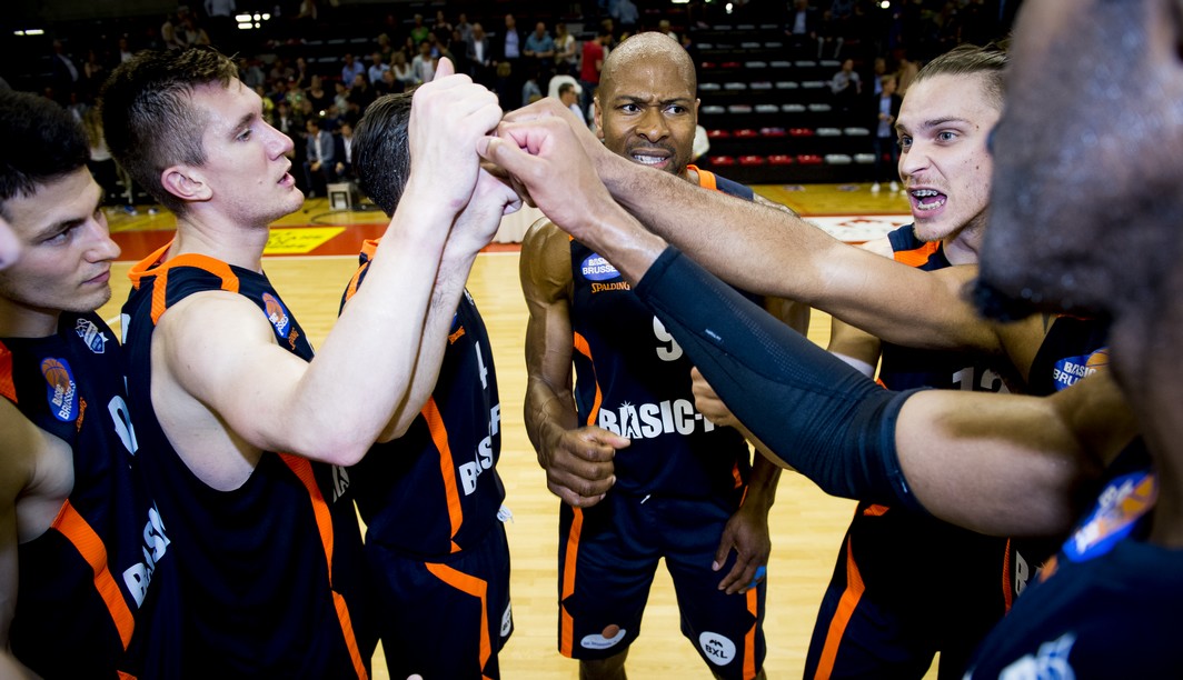 Brussels' players celebrate after winning the basketball game between Limburg United and Royal Excelsior Brussels, the secondmatch (out of three) of the quarter finals of the play-offs of the EuroMillions League basket competition, on Friday 19 May 2017 in Hasselt. BELGA PHOTO JASPER JACOBS