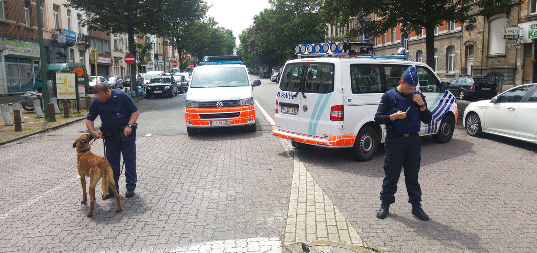ATTENTION EDITORS - SMARTPHONE PICTURE Police pictured during a reconstruction in a safehouse in the 'Kazernelaan-avenue des Casernes' in Etterbeek, Brussels, where terrorists Osama Krayem and Khalid El Bakraoui stayed before the attack in the Maelbeek - Maalbeek subway station on 22 March, Friday 17 June 2016. On Tuesday 22 March, two bombs exploded in the departure hall of Brussels Airport and another one in the Maelbeek - Maalbeek subway station, leaving 31 people dead and 250 injured. ISIL (Islamic State of Iraq and the Levant - Daesh - ISIS) claimed responsibility for the attacks. BELGA PHOTO LAURIE DIEFFEMBACQ