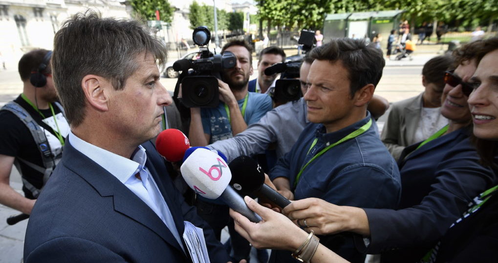 MR chairman Olivier Chastel arrives for a meeting of members of the French-speaking Christian democrat humanist cdH, French-speaking green party Ecolo and French-speaking liberals MR in Brussels, Thursday 13 July 2017. cdH invited other parties to find new majorities without socialists in regional governments. BELGA PHOTO ERIC LALMAND