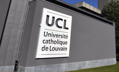 critique à propos de l'invitation de l'UCL et Saint-louis du ministre de la justice hongrois László Trócsányi - BX1