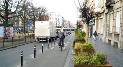 Piste cyclable sécurisée - Place Liedts Schaerbeek - Photo Pascal Smet