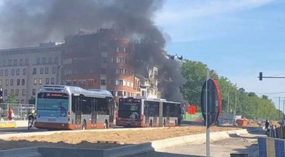 Voiture en feu - Boulevard Reyers