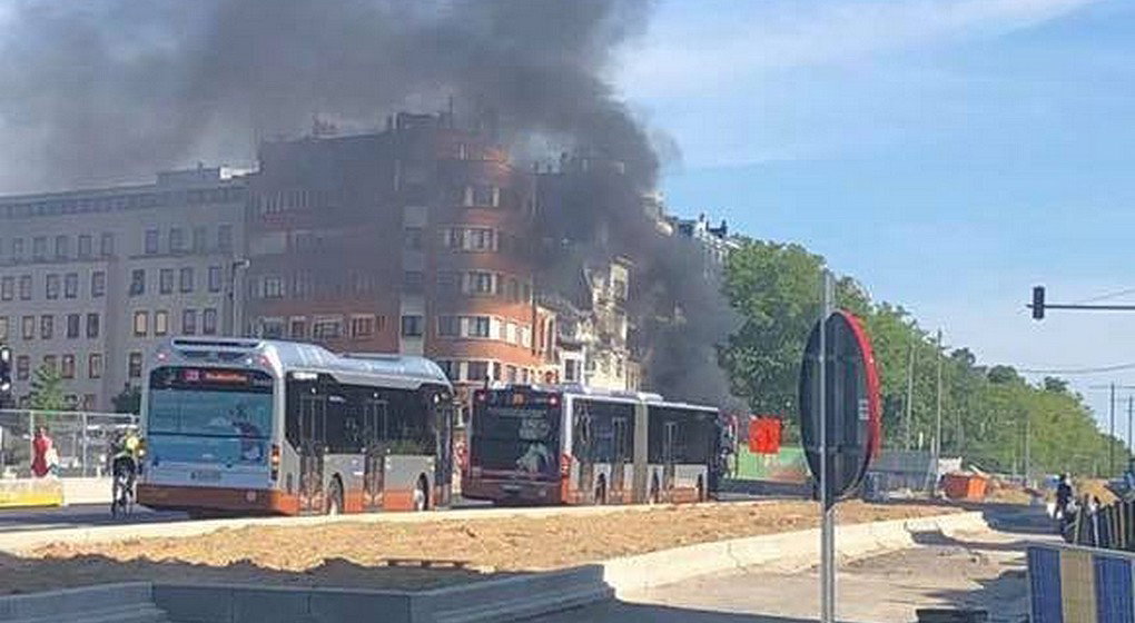 Voiture en feu - Boulevard Reyers