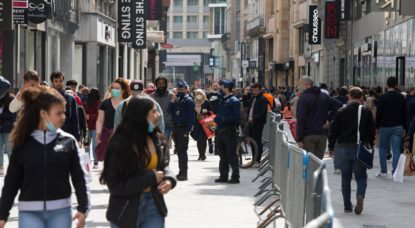 Rue Neuve Commerces - Coronavirus Masques - Belga Nicolas Maeterlinck