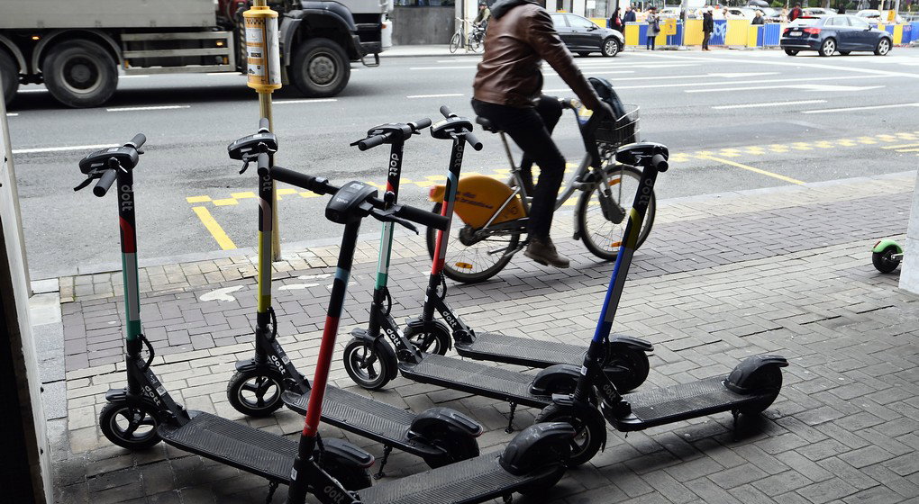 Trottinettes électriques partagées Dott - Belga Eric Lalmand