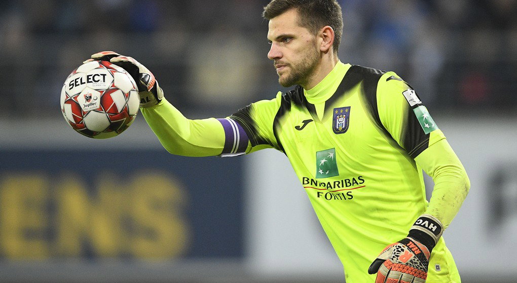 Hendrik Van Crombrugge Gardien RSC Anderlecht - Belga Yorick Jansens