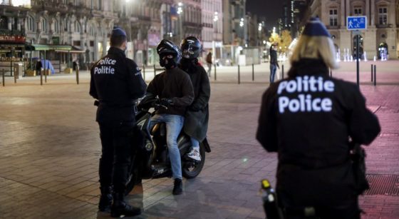 Contrôle police Covid-19 Coronavirus De Brouckère - Belga Thierry Roge