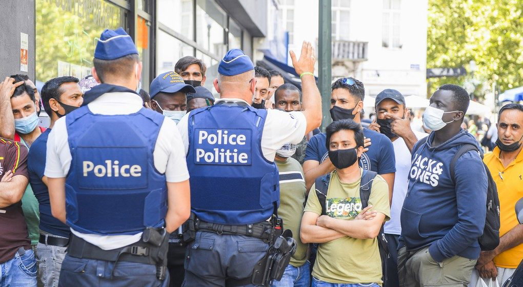 Zone neutre File de sans-papiers 23072021 - Belga Laurie Dieffembacq