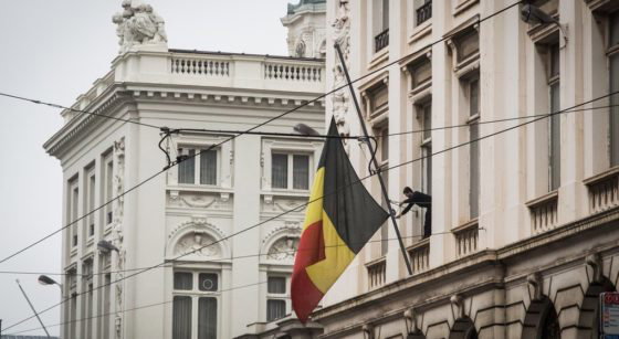 Drapeau belge Belgique en berne - Belga AUrore Belot.jpg