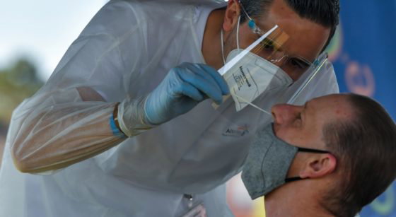 Test PCR Covid-19 Coronavirus - Belga Luc Claessen