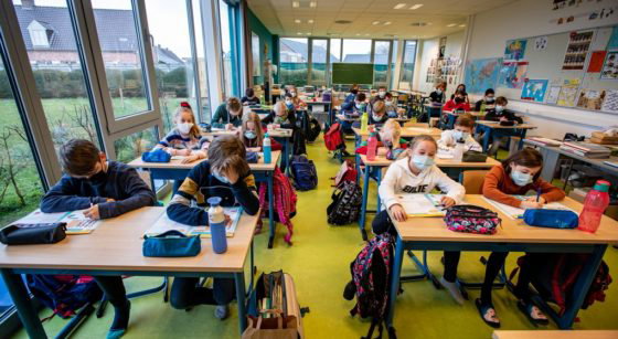 Classe élèves avec masque - Belga Kurt Desplenter