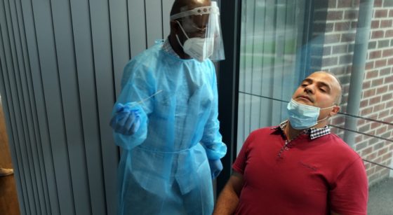 Test Covid-19 PCR Pharmacie - Belga Eric Lalmand