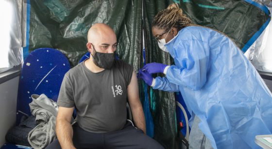 Vaccin Covid-19 Vacci-bus Vaccination Covid-19 Cocom - Belga Nicolas Maeterlinck