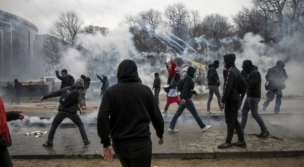 Manifestation Manifestants Violences Anti-CST Mesures sanitaires 23012022 - Belga Hatim Kaghat