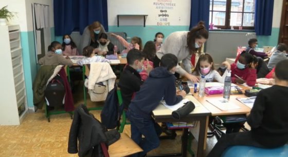 Classe élèves masque Covid-19 - BX1.jpg