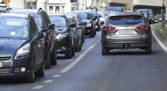 Embouteillages Files Trafic automobile Voitures - Belga Thierry Roge