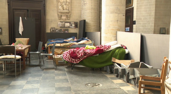 Des sans-papiers ne quittent pas l'église du Béguinage