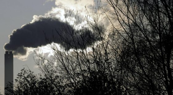 Pollution Cheminée Gaz à effet de serre Incinérateur Drogenbos - Belga Benoit Doppagne