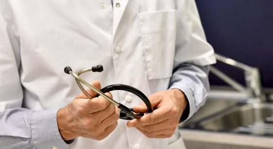 Médecin généraliste Docteur Cabinet Stéthoscope - Belga Dirk Waem