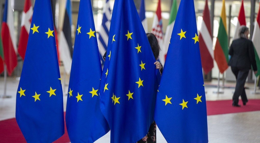 Drapeaux Europe Union Européenne QG - Belga Nicolas Maeterlinck