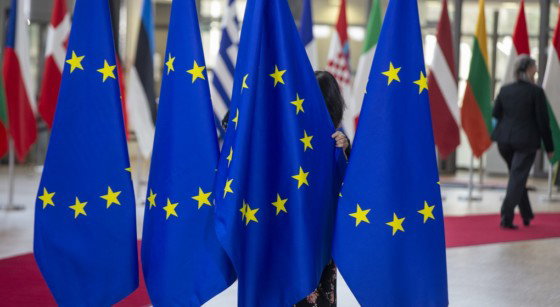 Drapeaux Europe Union Européenne QG - Belga Nicolas Maeterlinck