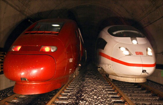 DEUTSHCE-BAHN-TRAIN