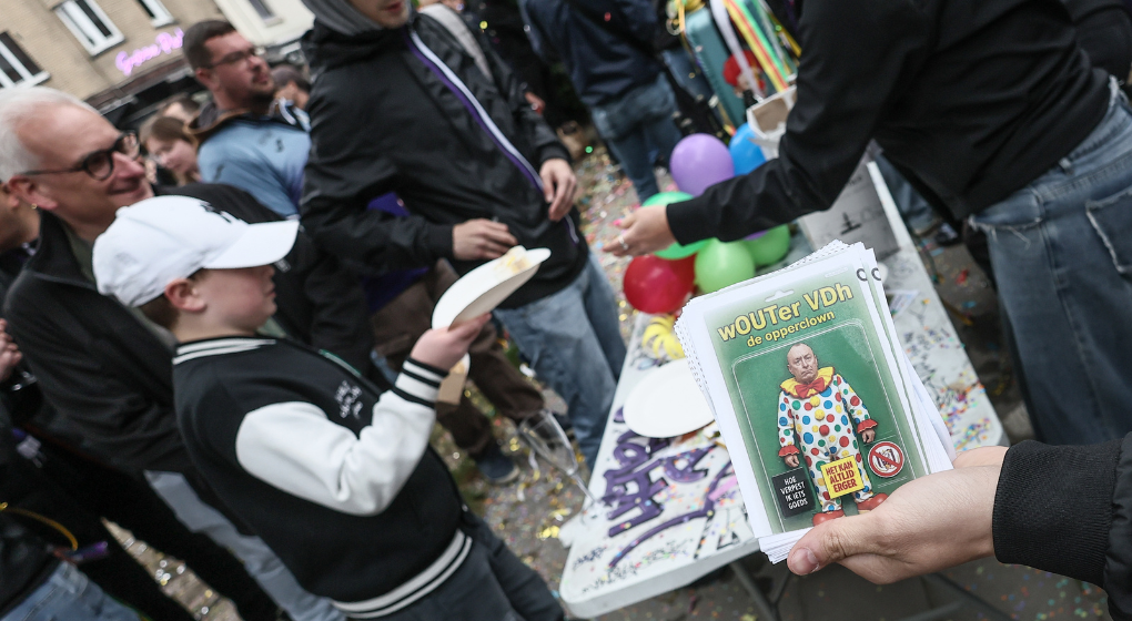 Du champagne et du gâteau pour “le pot de départ” de Wouter Vandenhaute organisé par les supporters d’Anderlecht
